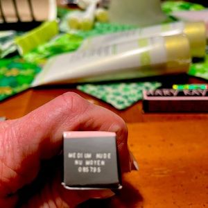 Mary Kay Medium Nude Lip Liner